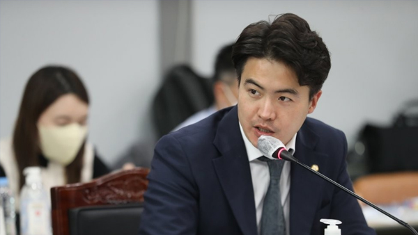 민주, 윤 대통령 '화물연대 파업은 핵위협' 발언에 맹공‥"국민이 말살 대상인가"