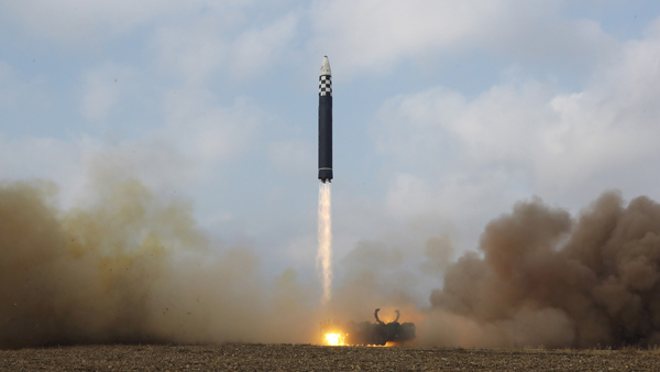 북한 "ICBM 성공은 역사적 사변"‥군사적 성과 부각