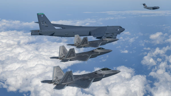 한국 전개 F-22 기상 악화로 복귀‥내일 연합공중훈련 취소