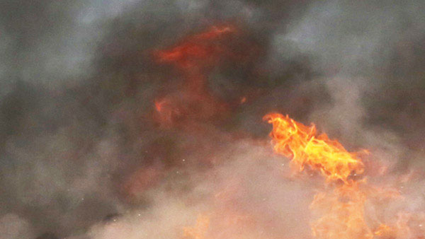 경남 고성 빌라서 폭발음 동반한 화재 발생, 1명 중상