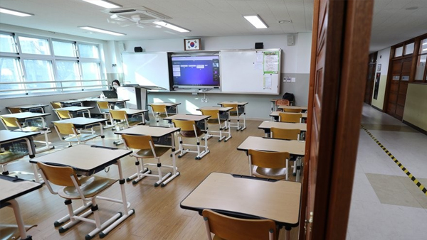 학생 확진 감소세‥12∼17세 백신 접종률 50% 돌파