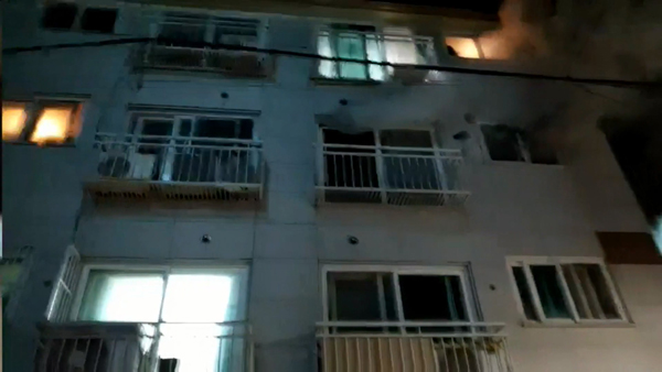 서울 은평구 다세대주택에서 불‥주민 5명 연기 마셔 병원 이송