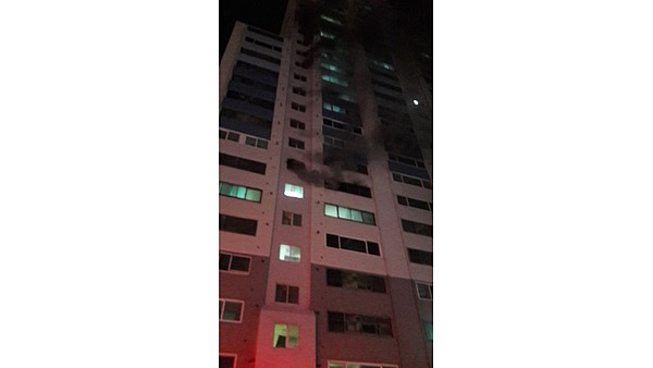 부산 해운대구 아파트에서 불‥주민 대피 소동