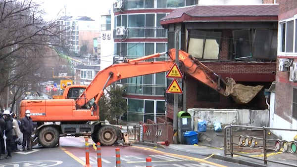 서울 금천구 빌라 발코니 추락 위험‥내일까지 철거