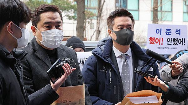 경찰, 이준석 '성접대 의혹' 고발한 가로세로연구소 조사