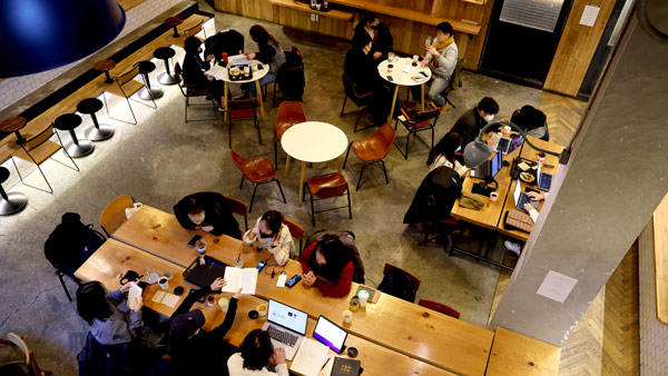 내일부터 3주간 식당·카페 영업 제한시간 밤 10시로 연장