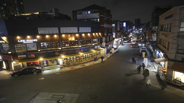 '영업시간 제한 철폐·100% 손실보상' 자영업자들 점등 시위