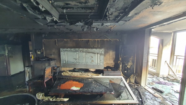 경남 통영 아파트서 불..60대 남성 발에 화상