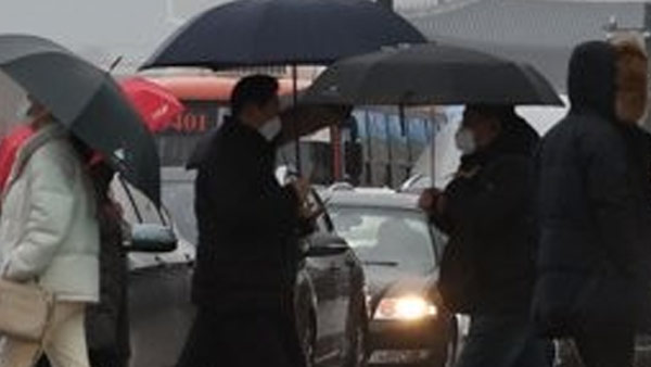 [날씨] 곳곳 요란한 비‥서쪽 미세먼지·동쪽 건조 '주의'