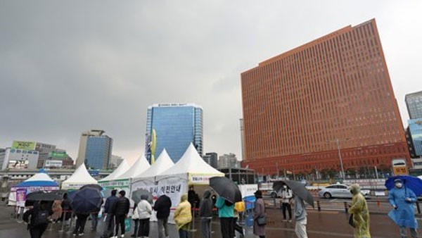 재택치료 집중관리군 31만 5천명‥정부 "33만 6천명 이상 관리 가능"