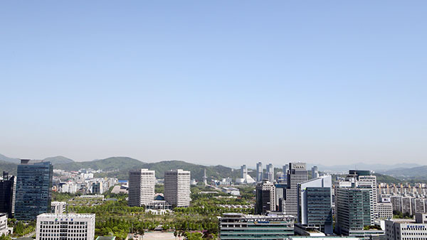 [날씨] 강원 영동 건조한 강풍 조심‥주말 동해안, 남부 '초여름'