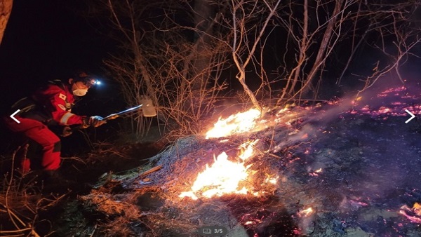 경북 군위 산불 '야간 진화 체계' 돌입‥'대응 2단계' 유지