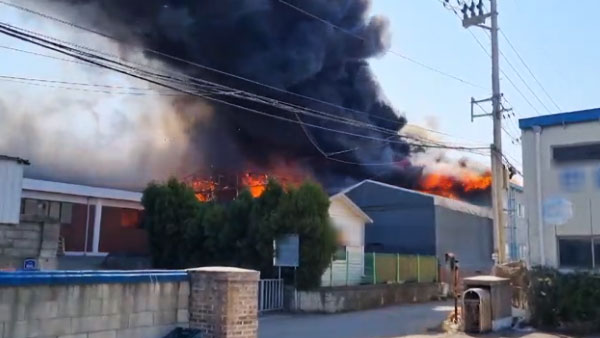 경기 김포시 양촌읍 가구공장 창고에서 불