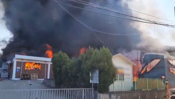 경기 김포시 양촌읍 가구공장 창고에서 불
