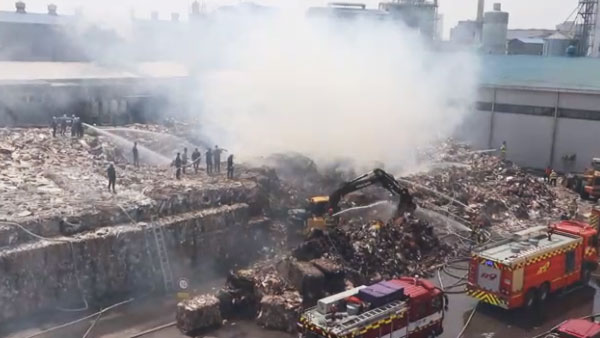 오산 제지공장 화재 3시간 반 만에 진압‥인명피해 없어