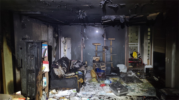 부산 광안동 아파트서 화재‥2명 사상·54명 대피