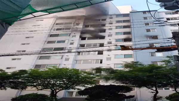 서울 성동구 아파트에서 불‥주민 4명 연기 흡입