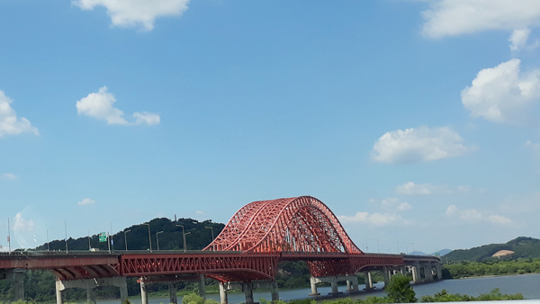 한강 방화대교 북단서 어선끼리 충돌‥60대 어민 숨져