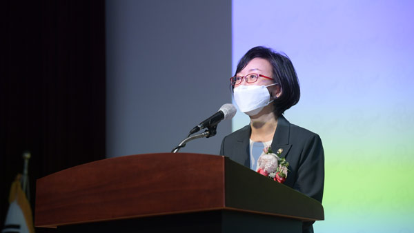 오유경 신임 식약처장 "식품 안전 관리에 첨단 과학기술 접목"