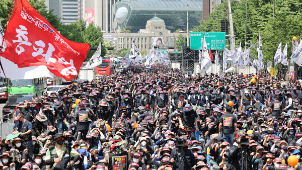 '화물연대 파업' 앞두고 항만·물류단지에 경찰력 투입