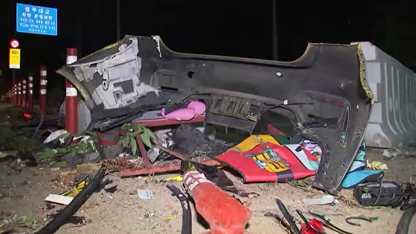 자유로서 차량 가드레일 충돌‥ 운전자 등 2명 중상