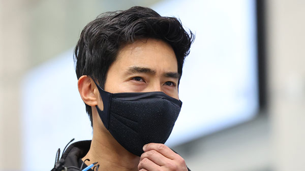 '우크라전 의용군 참전' 이근 전 대위 검찰로‥"여권법 위반 인정"