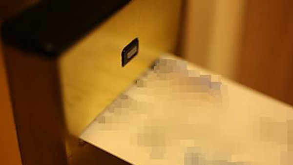 돈 떼이자 호텔 객실문에 강력접착제‥대부업체 직원 유죄