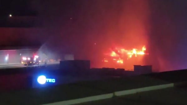 평택서 반도체 장비 제조공장 화재‥인명피해 없어