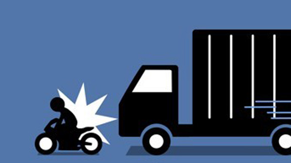 버스전용차로로 차선 변경한 오토바이‥40대 운전자 숨져 