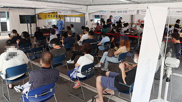 신규확진 1만 2천693명‥월요일 7주 만에 최다