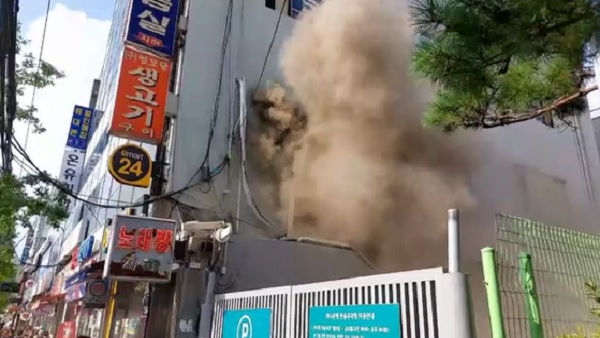 서울 금천구 치과에서 불‥12명 대피 