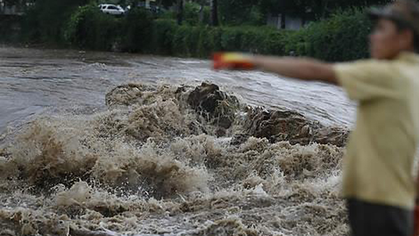 폭우 경기북부로 확대‥포천 영평교에 홍수경보·가평에 산사태경보