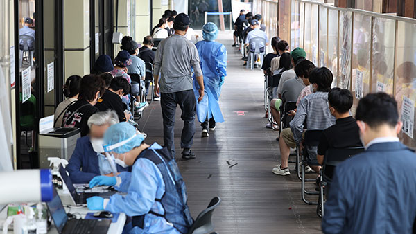 신규 확진 12만9411명, 사망자 113일만에 최다 규모 