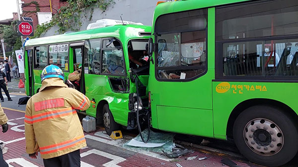 서울 종로구서 바카라사이트 뱃무브 충돌사고‥승객 등 6명 병원 이송