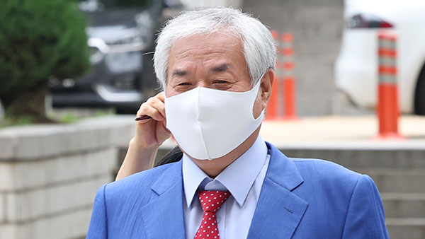 전광훈 바카라 토토 사이트, 광복절 '대규모 집회' 개최 혐의로 고발 당해