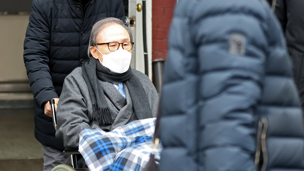 이명박, "형 바카라 베팅 석달 만료 앞두고 연장 신청"