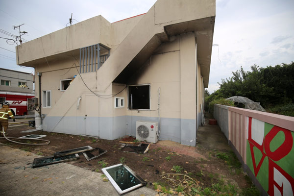 경북 의성 복지회관서 가스 폭발‥노인 3명 부상