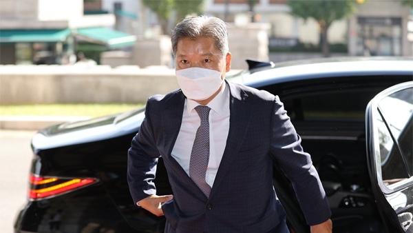 공수처, '골프접대 의혹' 이영진 재판관 후배 출국금지