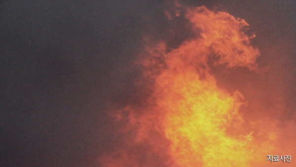 서울 삼성동 코엑스 지하 주차장서 충전 중이던 전기청소차에 불