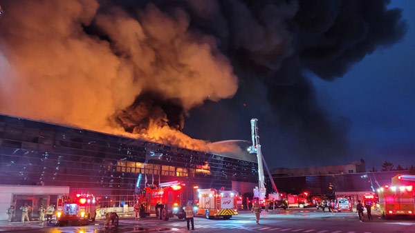 구미4공단 공장서 큰불‥3명 중상