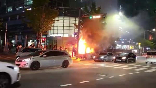 서울 가산디지털단지역 인근 포장마차 화재‥인명피해 없어