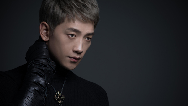 가수 비, 불륜설 유포한 유튜버 등 고소‥"허위사실 유포 혐의"