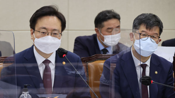 조규홍 복지장관 "대중교통 등 장소별 마스크 의무화 적극 검토"
