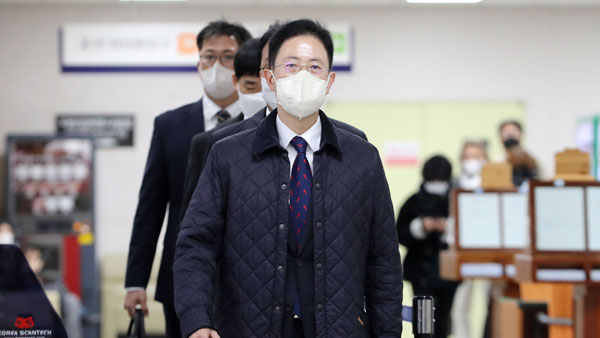 '고발사주 의혹' 손준성, 법정서 "그런 사실 없다" 부인