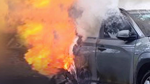 이마트 성남점 주차된 차량 1대서 불‥영업 중단·고객 대피