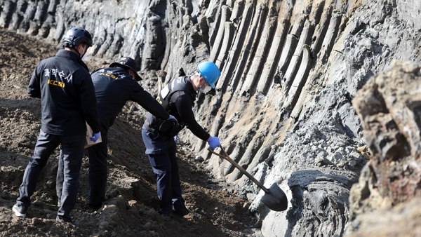 경찰, 봉화 매몰사고 원.하청업체 2곳 압수수색