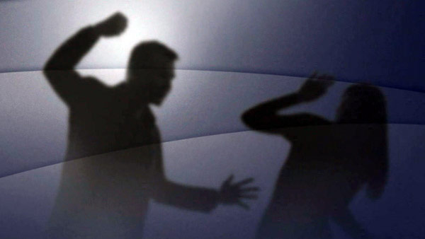 배우 아내에게 흉기 휘두른 30대 남성, 1심서 징역 4년