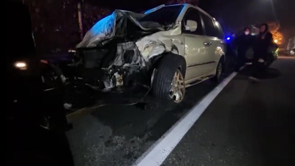 대전 호남고속도로서 차량 4대 충돌‥2명 부상