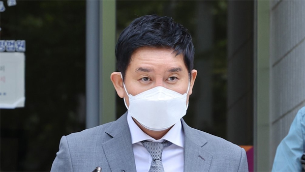 '김봉현 도피 협력' 30대 여성 구속영장 기각