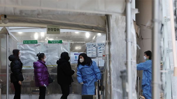 신규 확진 2만5천667명‥'월요일 기준' 13주 만에 최다 